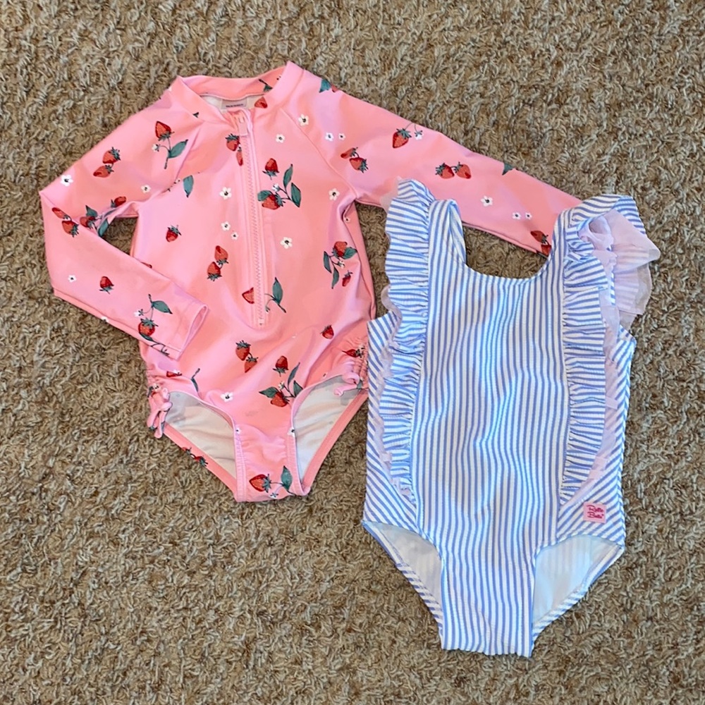 Two gently used girls 2T swimsuits 💖